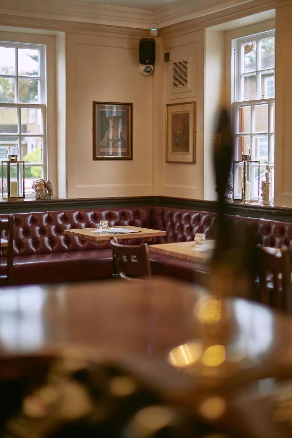 더 로얼드 그렌펠 메이든헤드 외부 사진 The interior of the restaurant
