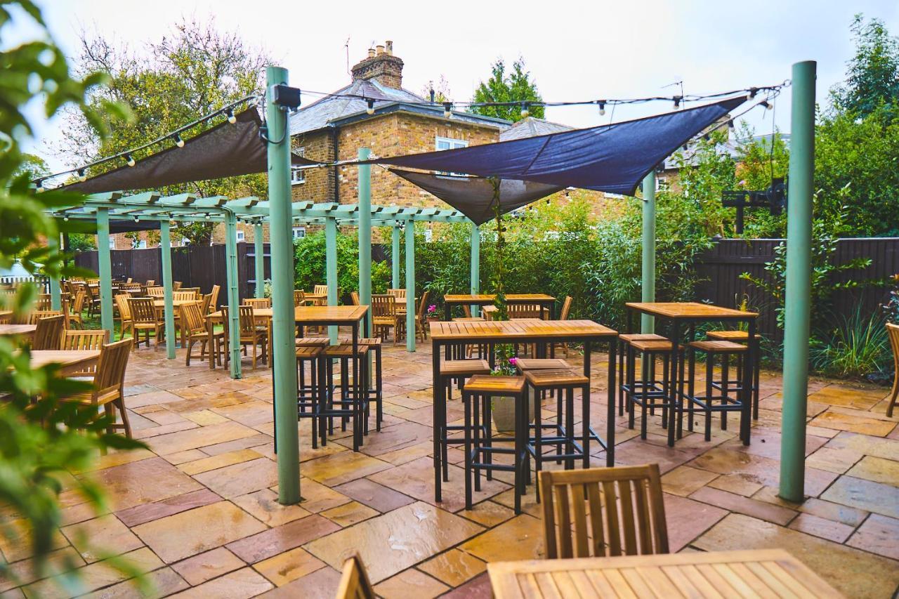 더 로얼드 그렌펠 메이든헤드 외부 사진 The roof terrace at the Duke of Cumberland